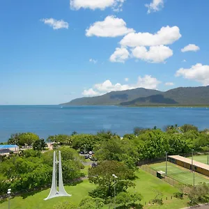 cairns-ocean-view-apartment.cairnshotels4all.com/